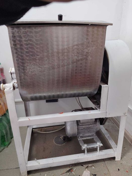 Тестомесильная машина