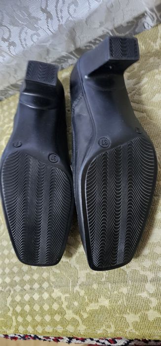Pantofi dama cu toc, noi, din piele naturala,marimea 37