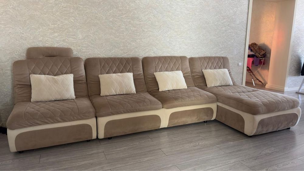 Продам диван 4 метровый