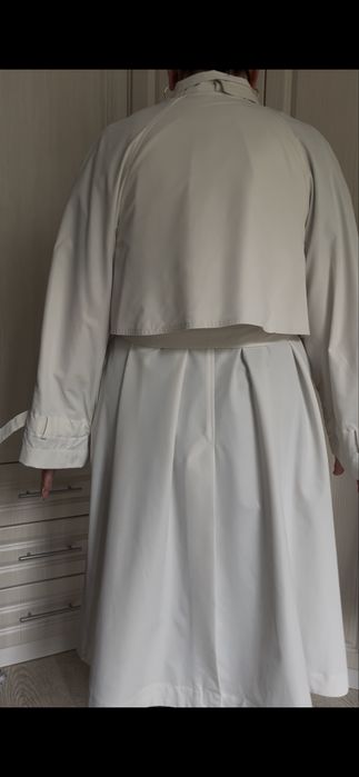 плащ женский молочного цвета