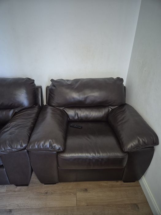 Canapea + fotoliu din piele naturala  maro închis (Wenge) – stare foarte bună