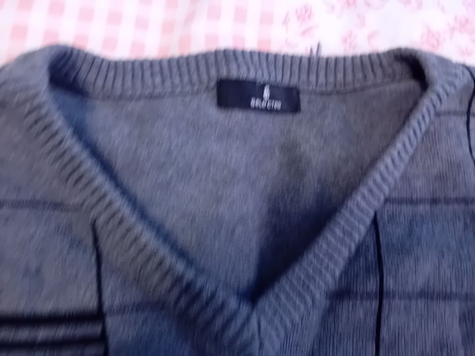 Vând pulovăr de bărbat mărimea xxl 50 ron