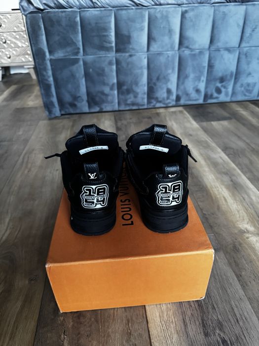 Lv skate all black