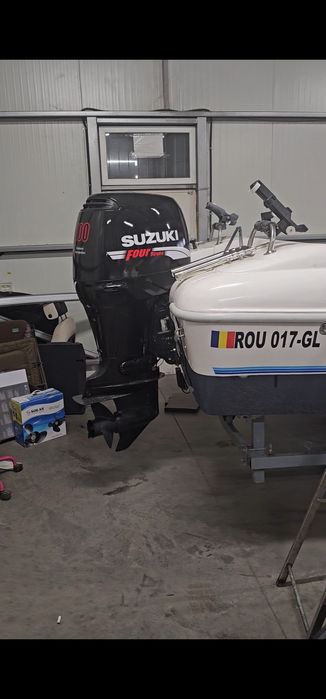 Vand barca cu motor si peridoc