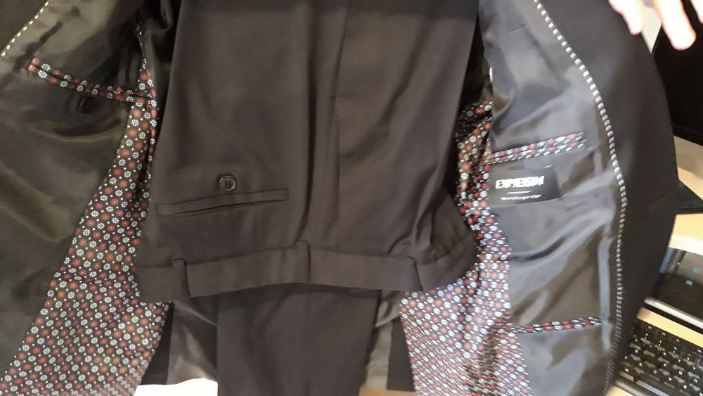 Costum bărbătesc, slim fit , Nou, marimea 42