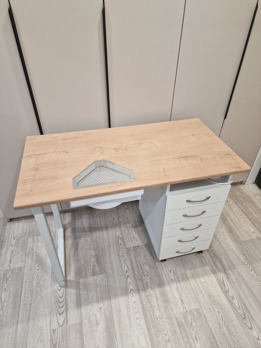 Мебель для мастера маникюра