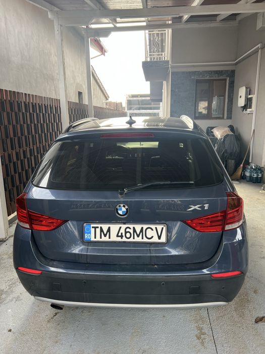 Bmw X1.          .