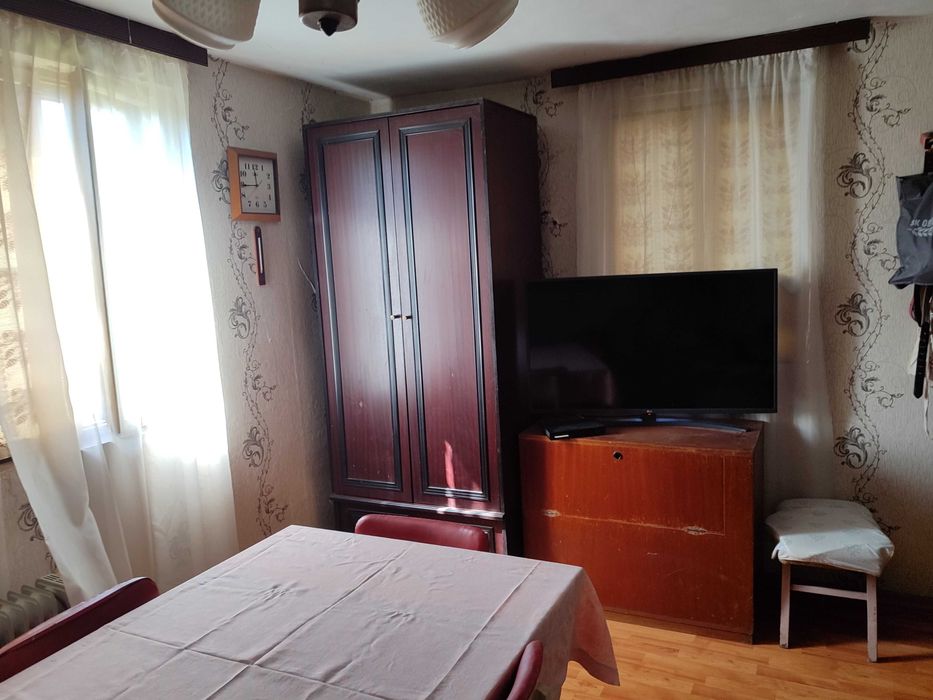 Двуетажна къща в Сливенци