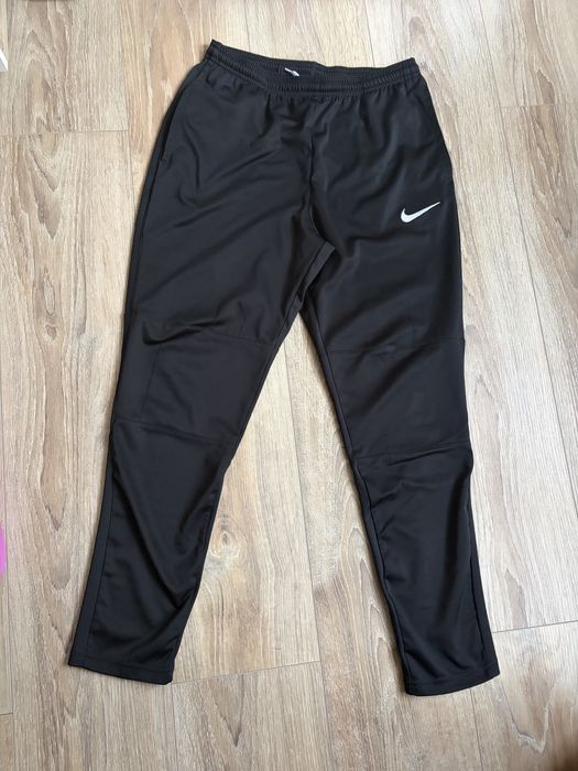 Долнище за момче Nike размер XL 158 - 170 см