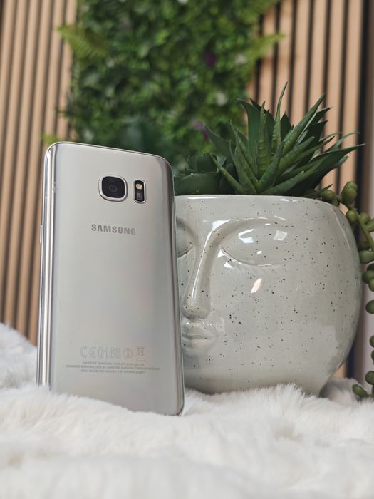 Samsung Galaxy S7 Black și Silver