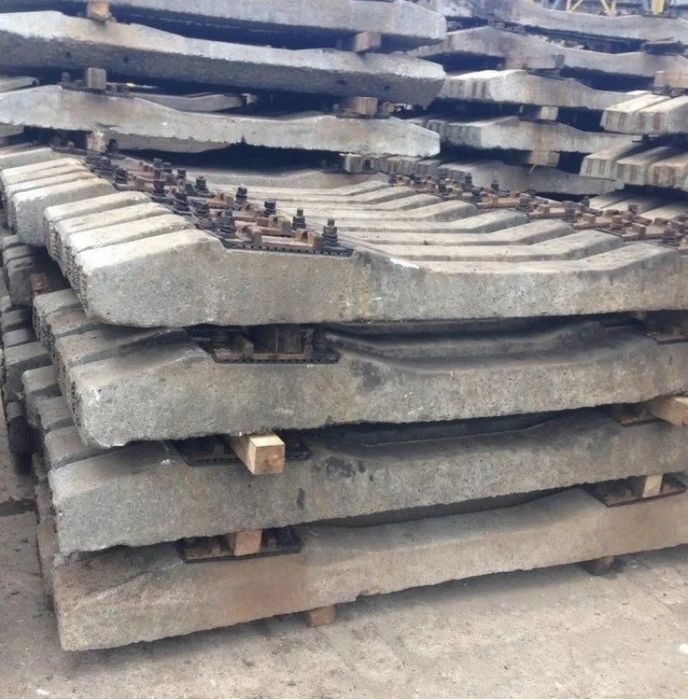 Шпалы железобетонные кб со скреплением