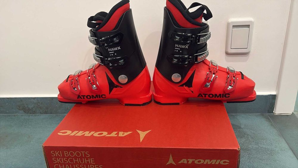 Clapari Hawx JR 4 marimea 39-40 in stare foarte buna