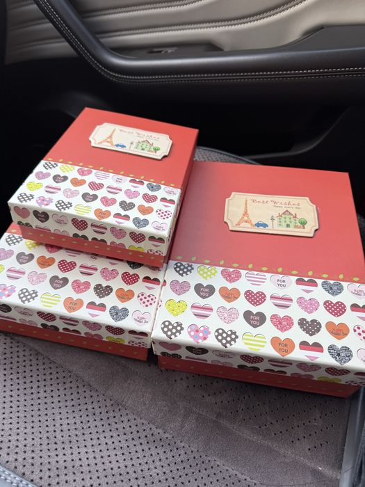 Новогодние подарочные коробки