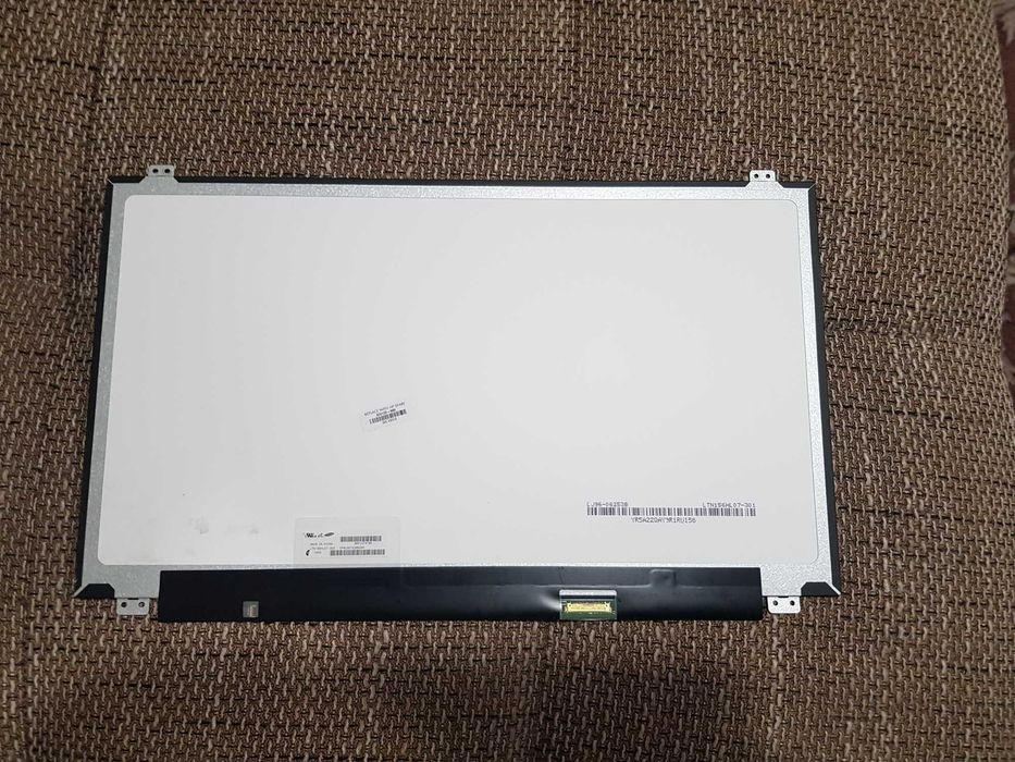 Продавам повреден HP Pavilion 15 Gaming 15-ak001nu