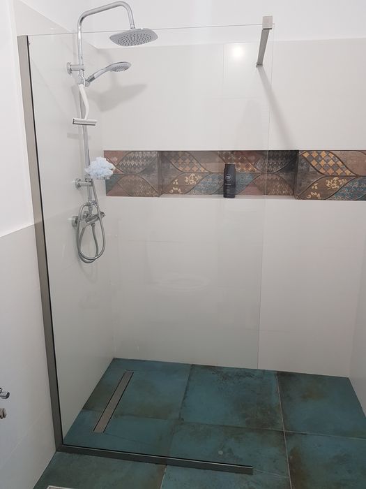 Paravan sticla securizata anticalcar