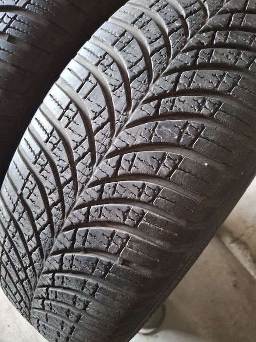 2 Anvelopele All season 215 65 r17 Goodyear