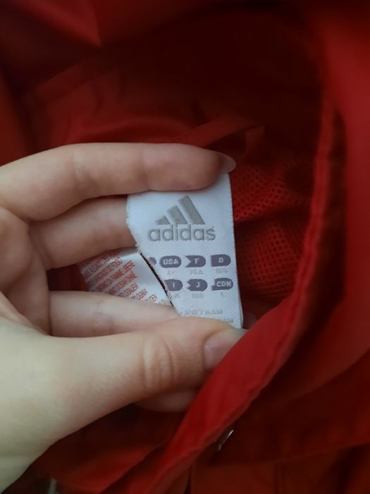 Hanorac adidas roșu