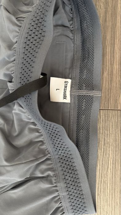 Чисто нови дрехи Gymshark, неносени