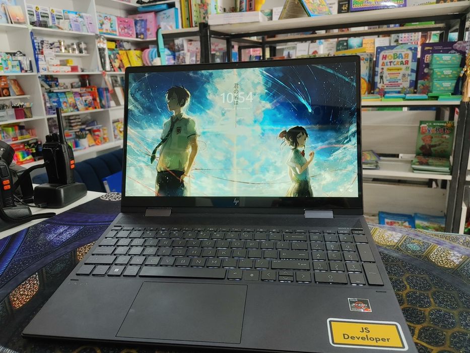 HP envy x360 AMD Ryzen 7 5700U 4.3GHz.