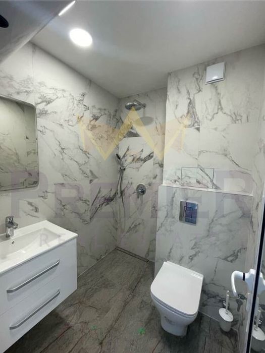 Продава се Двустаен апартамент в Бургас, Лазур - 70 кв.м за 2143 €/кв.м - Снимка #1