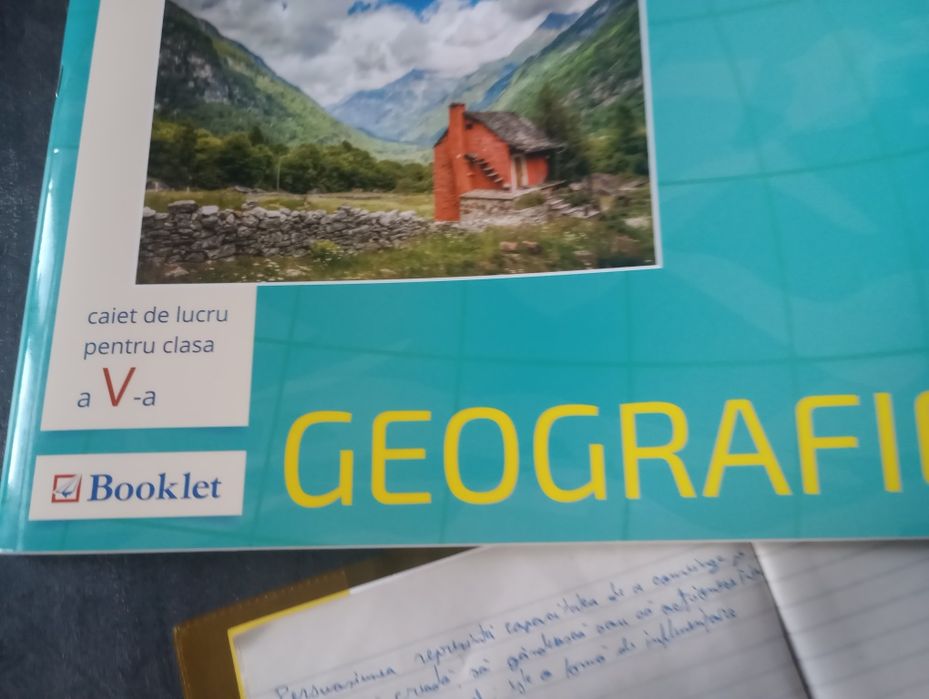 Vând caiet de lucru geografie preț bun negociabil