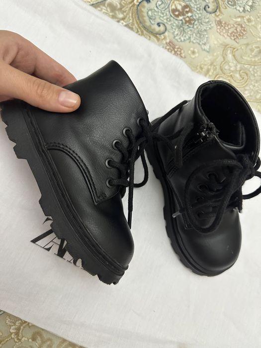 Детские ботинки Zara