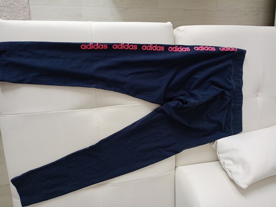 Vând colanți dama Adidas, produs de calitate superioara mărimea L.