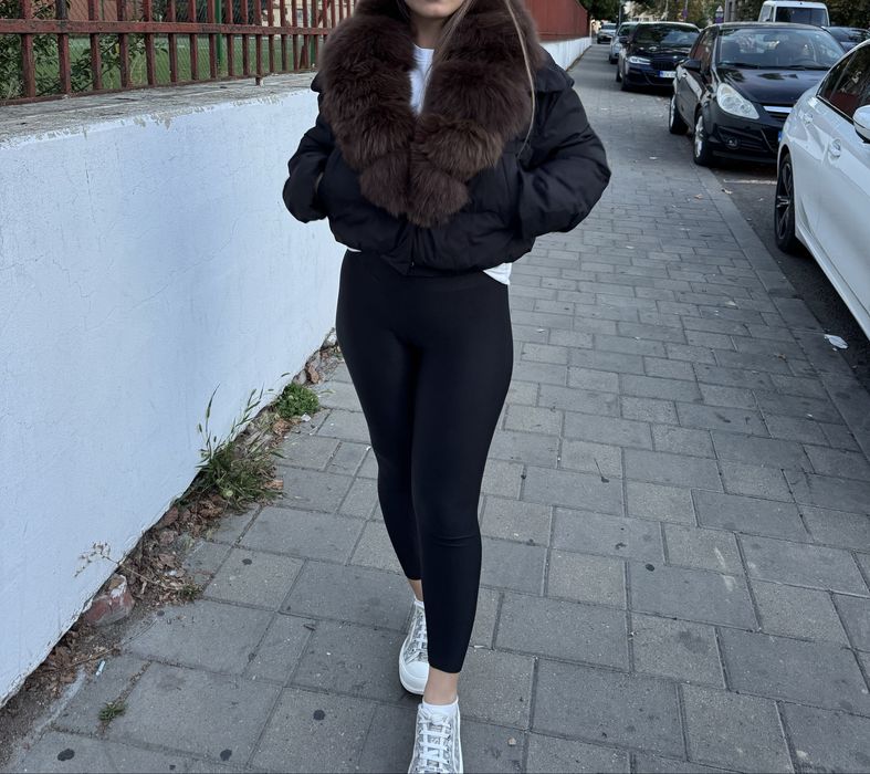 Vând geacă cu blană naturală