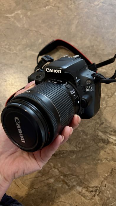 Canon 100d с объекивом 18-55мм