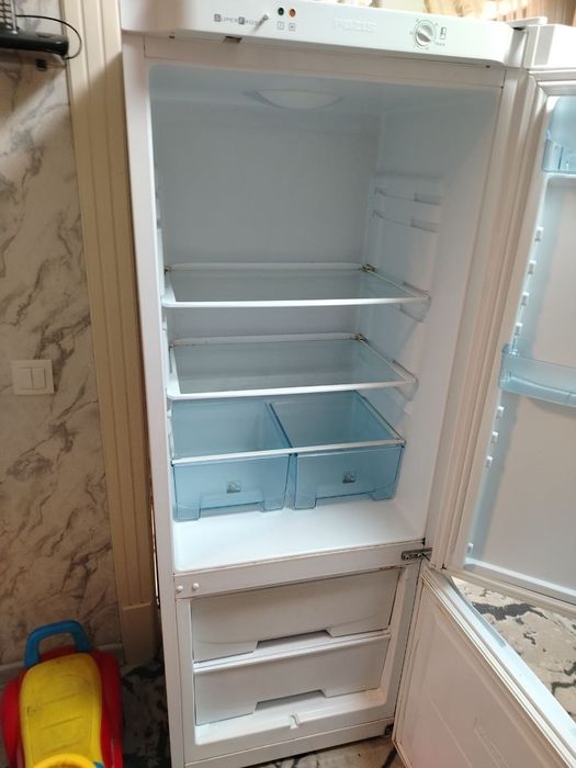 Продам холодильник