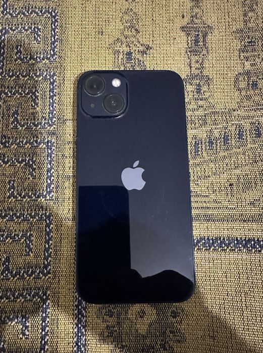 Продам iPhone 13