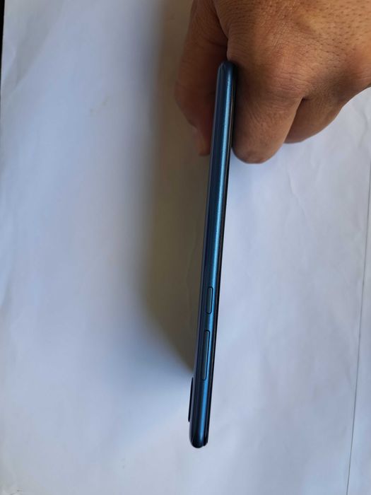 Продавам много запазен Телефон Huawei Y6.Има 32 ГБ рам памет.