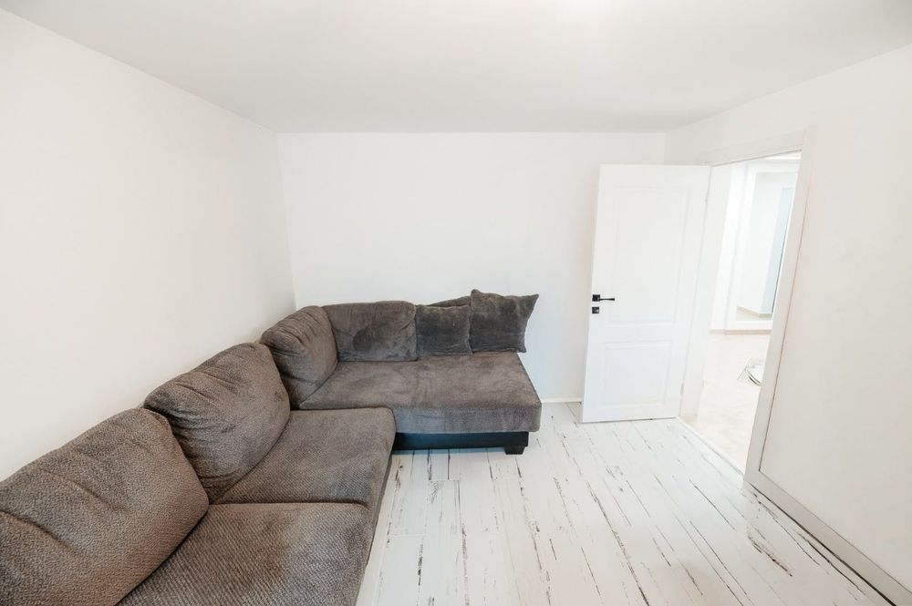 Apartament 3 camere/ lux/ Et.1