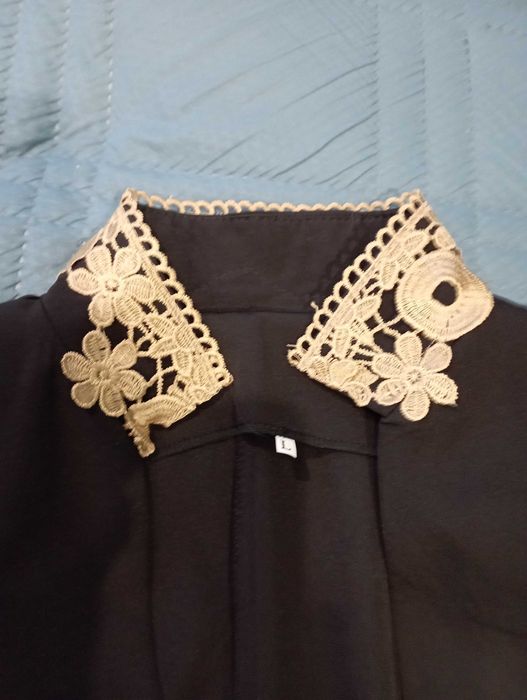 Дамски официален костюм