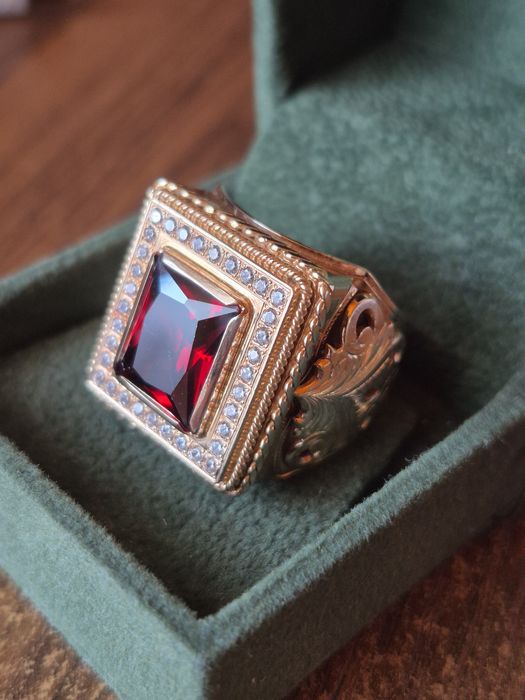 Продам мужскую печатку