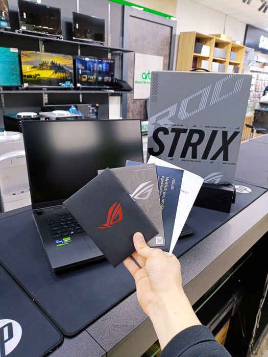 AsusROG Strix Scar 4090