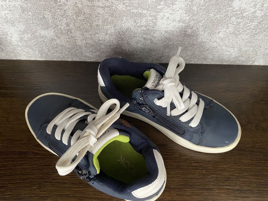 Продаются детские кеды-кроссовки