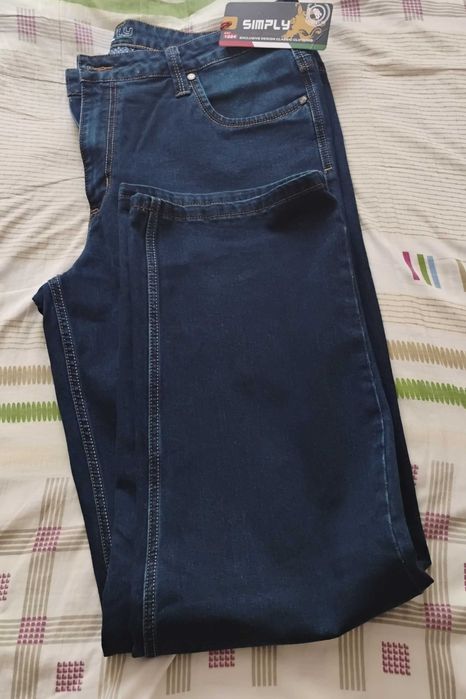 Vând blugi bărbați