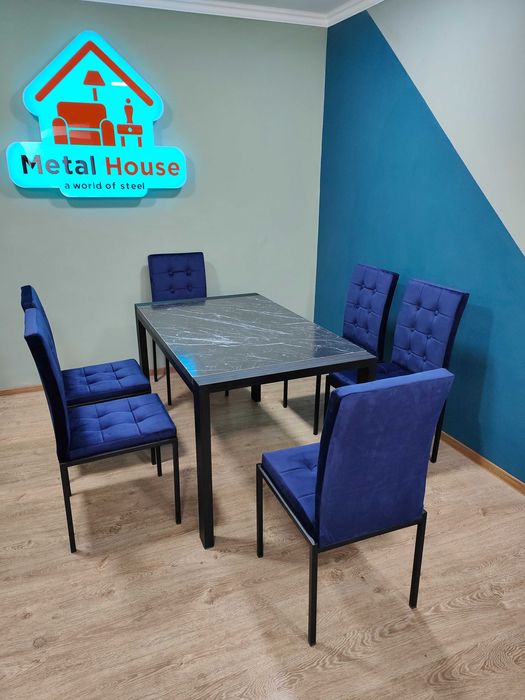 Стол со стульями