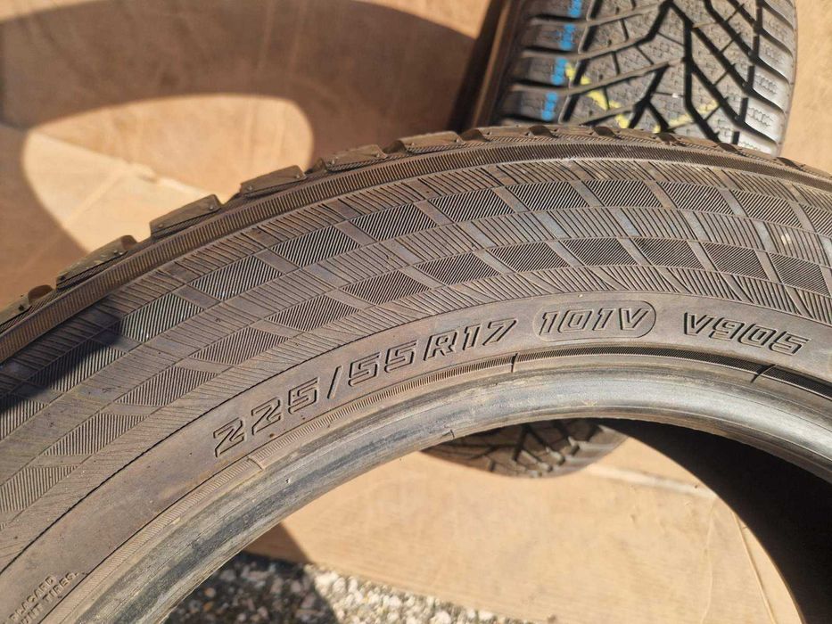 2 Yokohama R17 225/55
Зимни гуми 
DOT1718