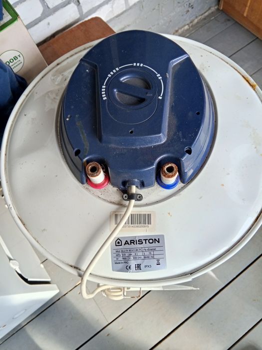 Продам Аристон состояние хорошее