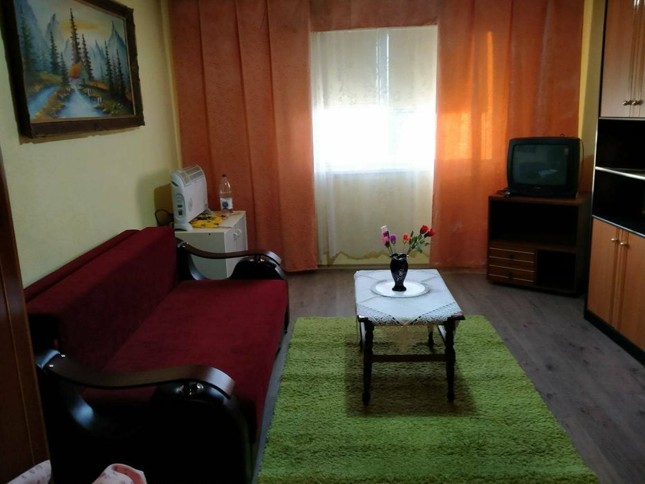 Ănchiriez cameră