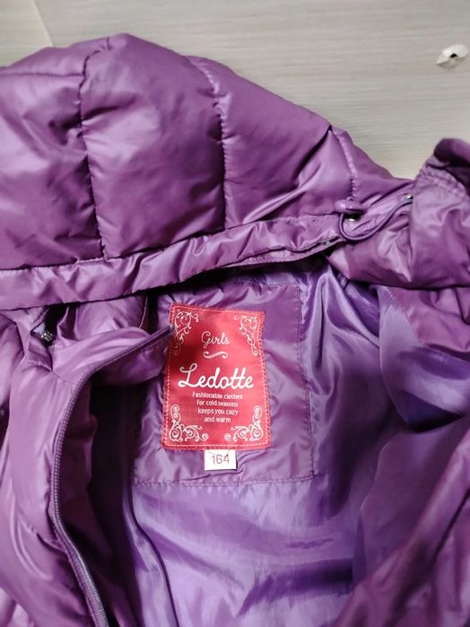 Отдам куртки девочковые 9-10 лет