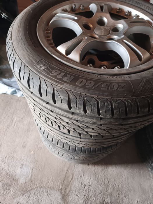 Продам летние шины с дисками