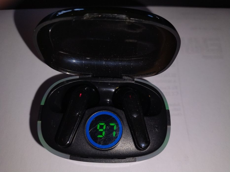 căști wireless, bluetooth Sony TWS , negre sunet bun conectare prin bluetooth cu toate dispozitivele, baterie ok încărcare micro usb,indicator baterie