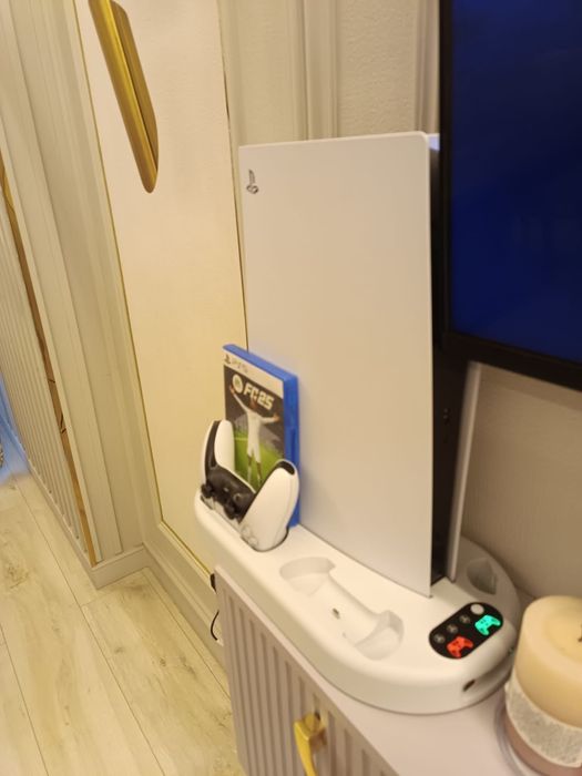 Продам PS5 в идеальном состоянии