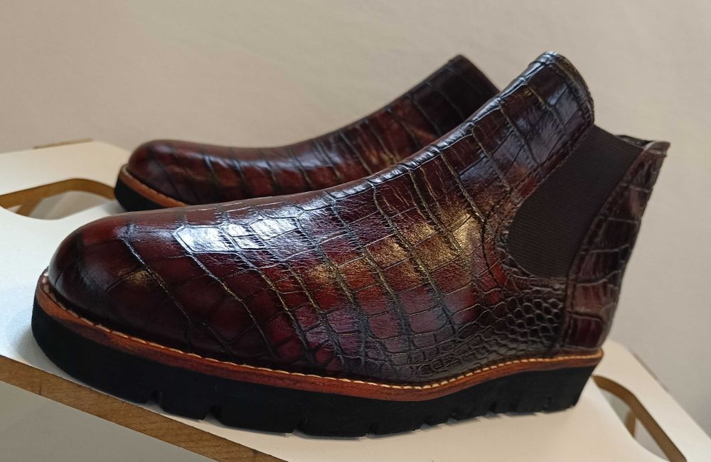Ghete chelsea plain toe Lavoratione Artigianale piele naturala embosat