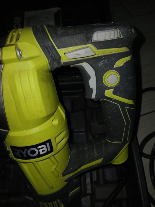 Vând rotopercutor Rioby