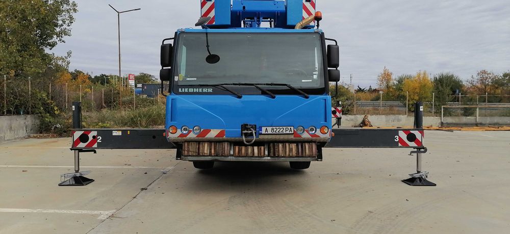 Услуги с автокранове Бургас 35т 50т 70т 90т