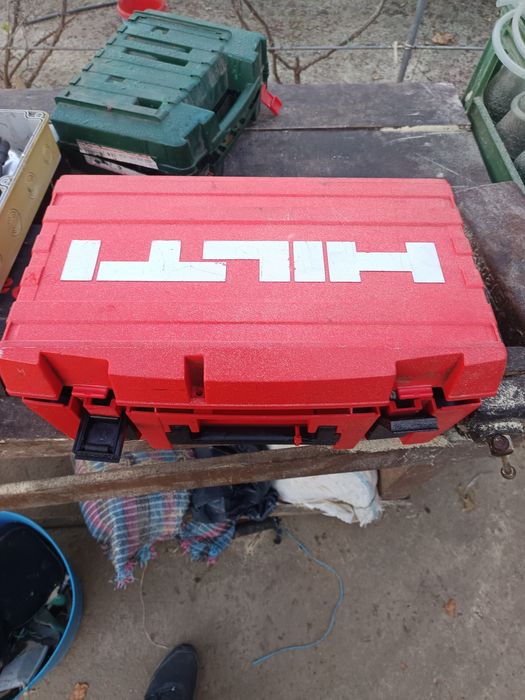 Mașină de carotat Hilti